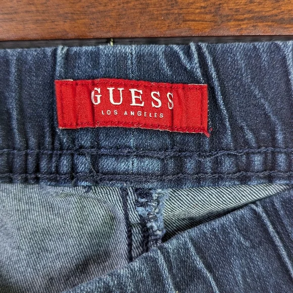 Guess women's distressed jeans shorts size xs - Picture 5 of 6